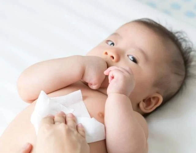 baby wet wipes